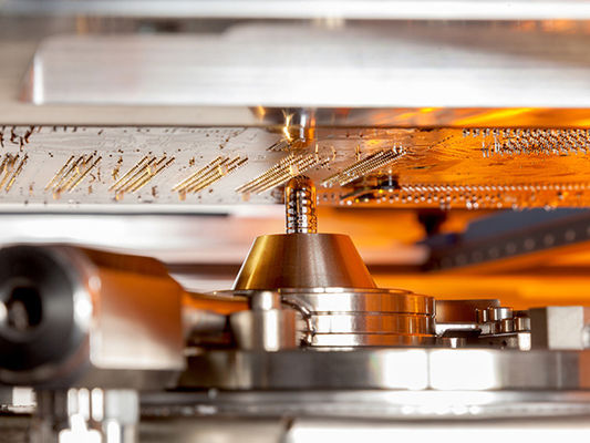 การออกแบบแบบโมดูล ออนไลน์ อุปกรณ์ผสมคลื่นเลือกสําหรับ PCB Plate Fixed Assembly